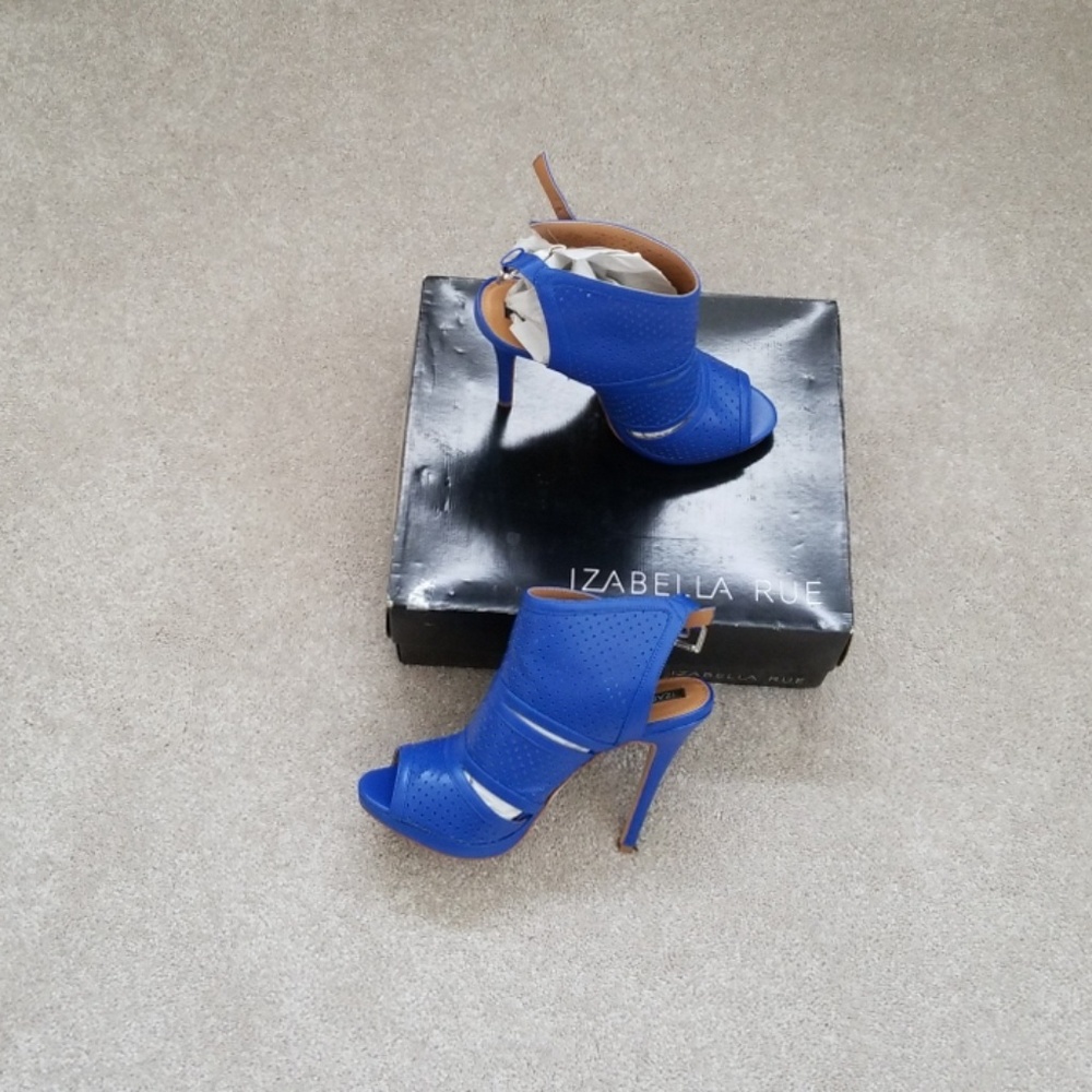Women's shoes